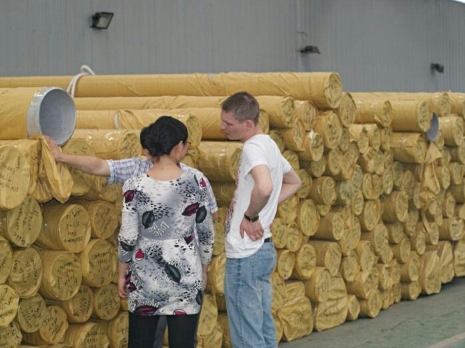 奔際不銹鋼-成品倉庫展示